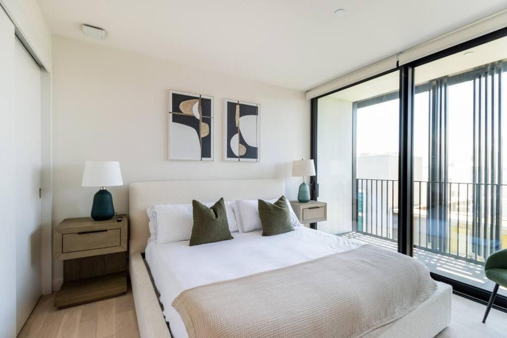 The Pearl Coast - Rooftop Pool, Gym Luxurious 2br Santa Monica Apartment