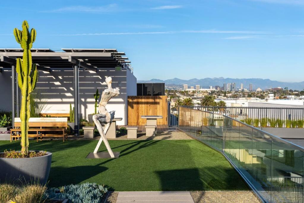 The Pearl Coast - Rooftop Pool, Gym Luxurious 2br Santa Monica Apartment *