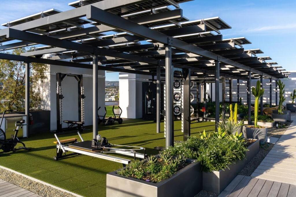 The Pearl Coast - Rooftop Pool, Gym Luxurious 2br Santa Monica Apartment