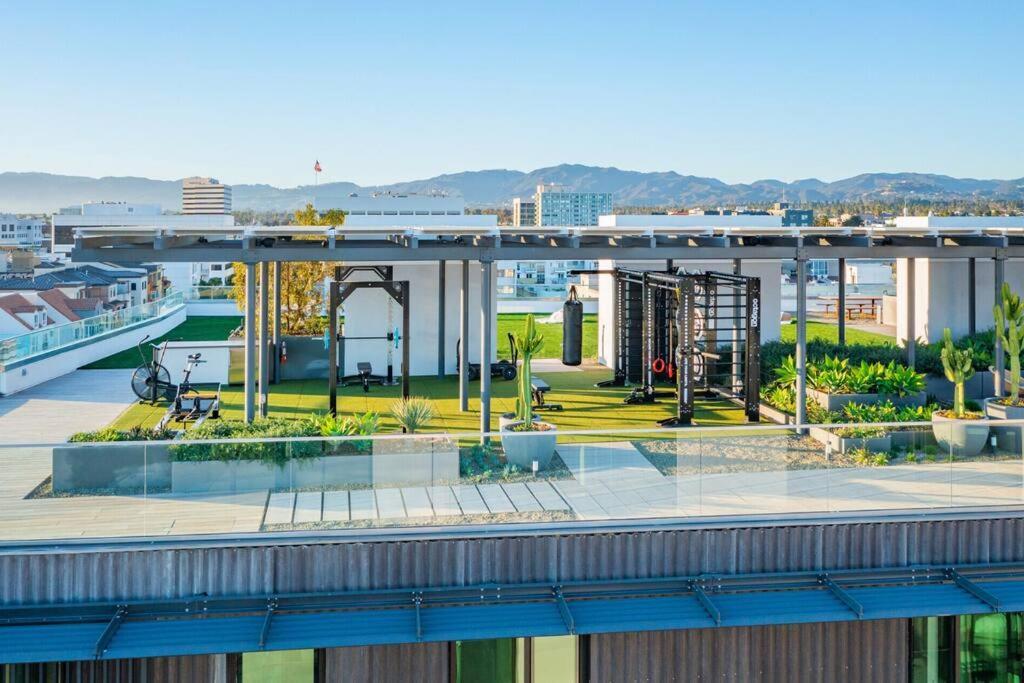Apartment The Pearl Coast - Rooftop Pool, Gym Luxurious 2br Santa Monica *